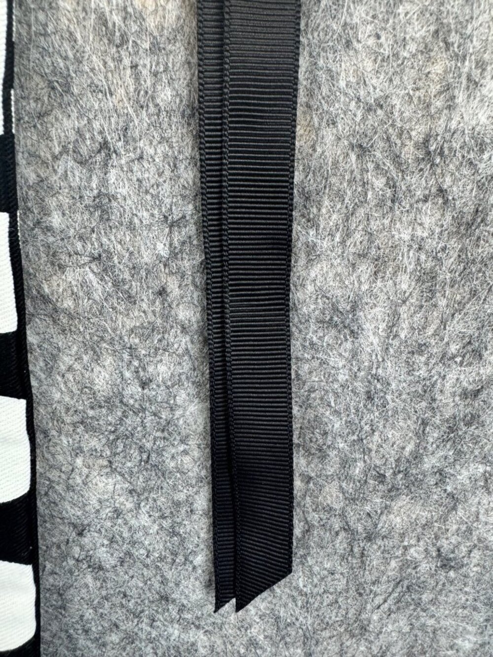Marc Jacobs Monogram Dust Bag White And Black Drawstring - Picture 7 of 9